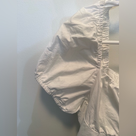 NWT‎ H&M Divided White Smocked Crop Puffy Sleeves Top - Size S - Picture 3 of 8